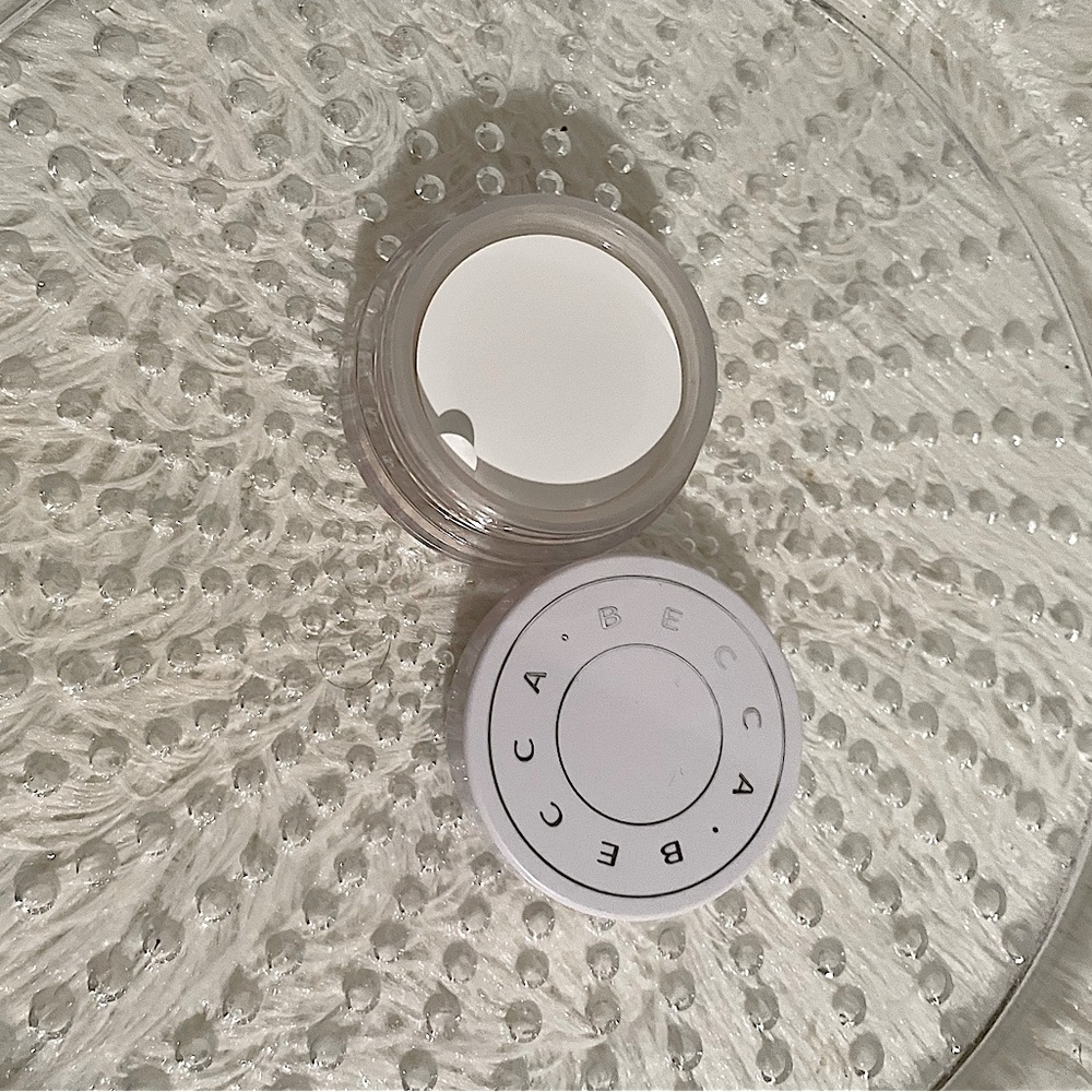 BECCA HYDRA-Mist Setting Powder - Picture 3 of 3